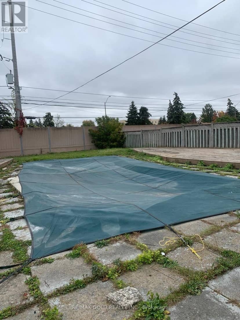 58 Kingsmere Crescent — photo 13 of 13
