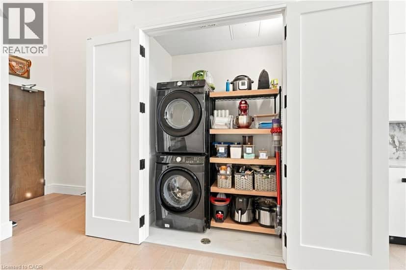 112 KING Street E Unit# PH5 — photo 20 of 37