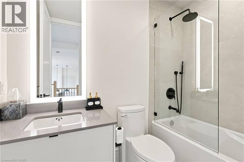 112 KING Street E Unit# PH5 — photo 27 of 37