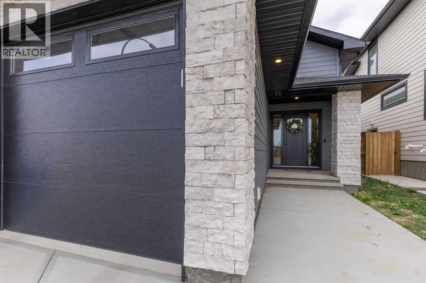 541 Riverhills Way W, Lethbridge, photo 3