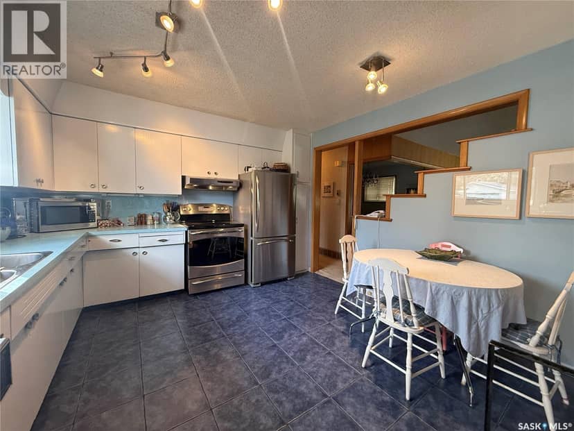 2517 Wiggins AVENUE S — photo 15 of 35