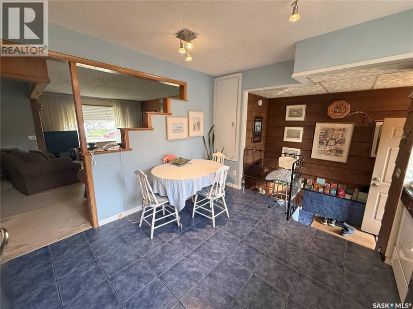 2517 Wiggins AVENUE S — photo 16 of 35