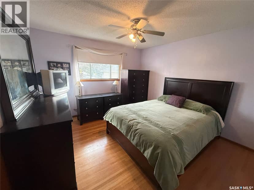 2517 Wiggins AVENUE S — photo 17 of 35