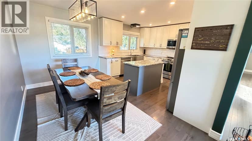 735 Jasper STREET — photo 13 of 40