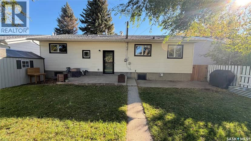 735 Jasper STREET, Maple Creek, photo 4