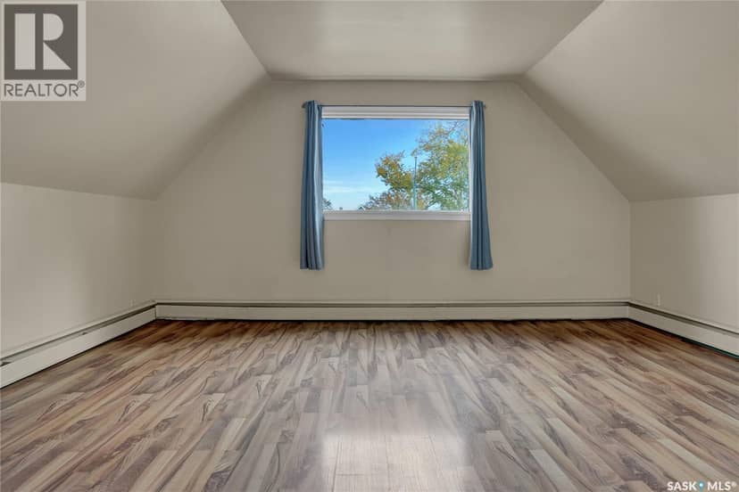 406 Main STREET S — photo 21 of 40