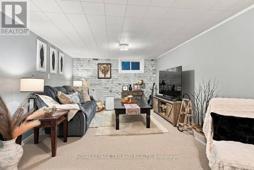 A - 111 Wellesley Cres Crescent — photo 20 of 35