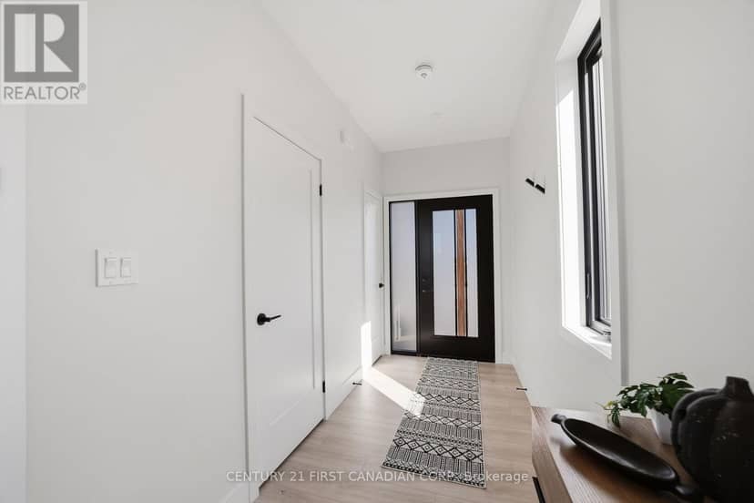 121 Addison Avenue, Lucan Biddulph, photo 6