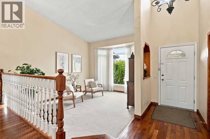 21 Mt Robson Close SE — photo 18 of 40