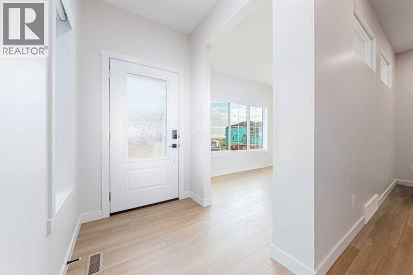2 Fireside Close, Cochrane, photo 3