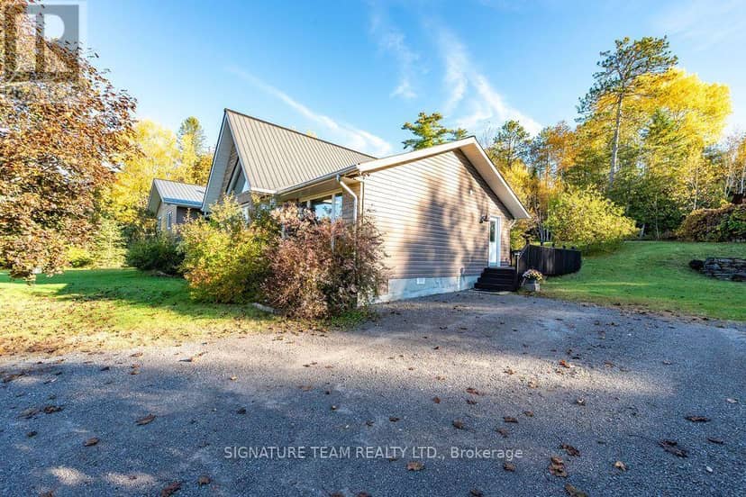 1540 Grist Mill Road, North Algona Wilberforce, photo 2