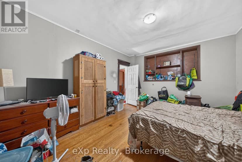 126 Chatham Street — photo 6 of 38