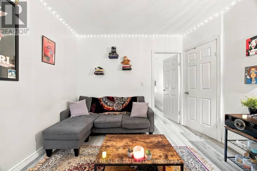 15 Lumbervale Avenue, Toronto, photo 6