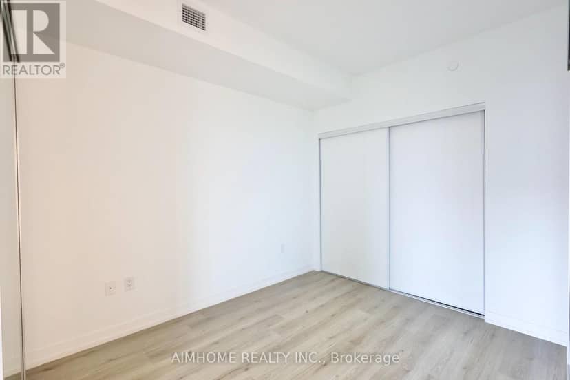 5011 - 395 Bloor Street E — photo 9 of 11