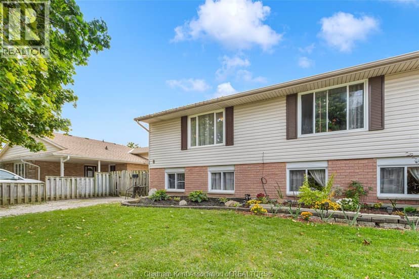 8 Timothy Crescent — photo 4 of 10