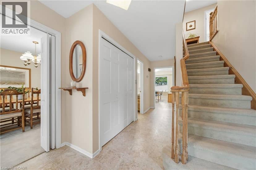 32 WAVERLEY Drive — photo 6 of 40