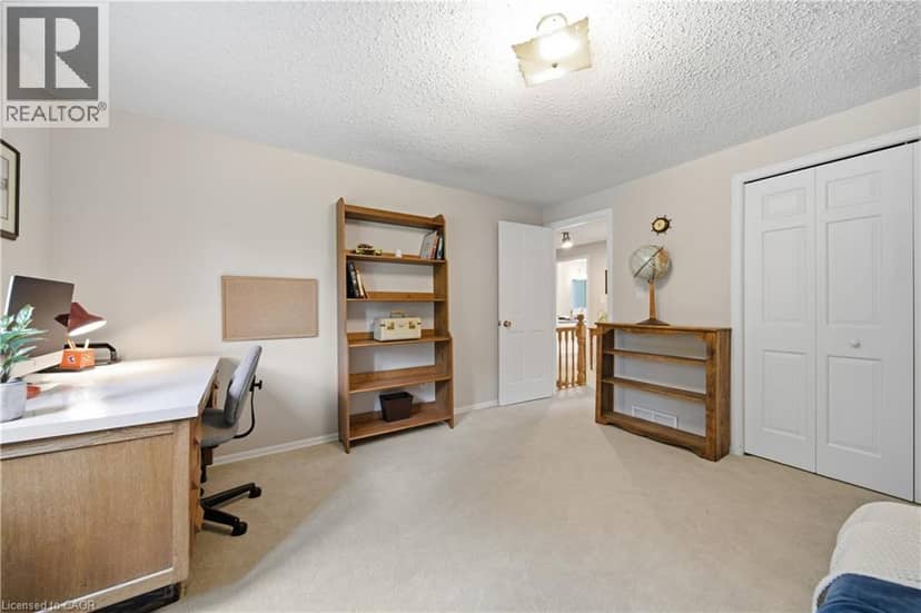 32 WAVERLEY Drive — photo 30 of 40