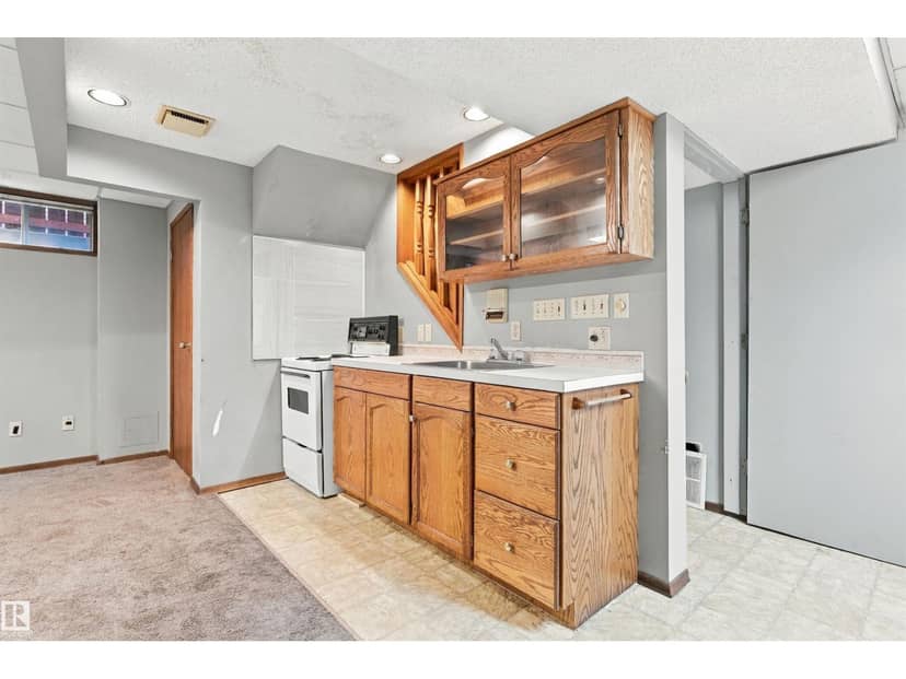 3224 89 ST NW — photo 36 of 40