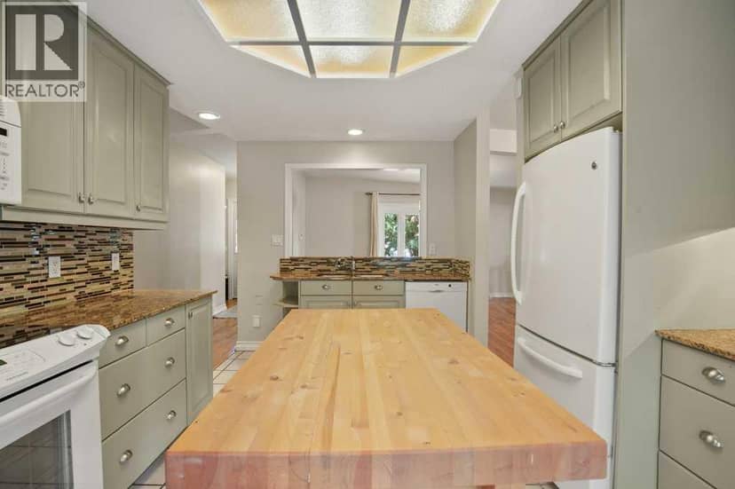 3721 44A Avenue — photo 35 of 40