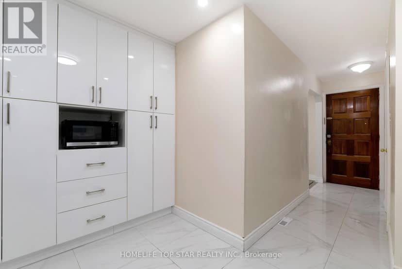 19 Treverton Drive — photo 4 of 9