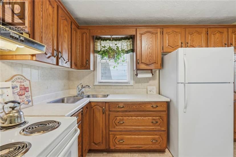 600 HAGER Avenue, Burlington, photo 5