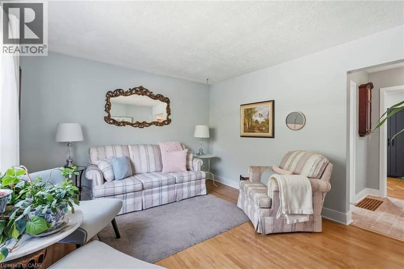600 HAGER Avenue, Burlington, photo 2