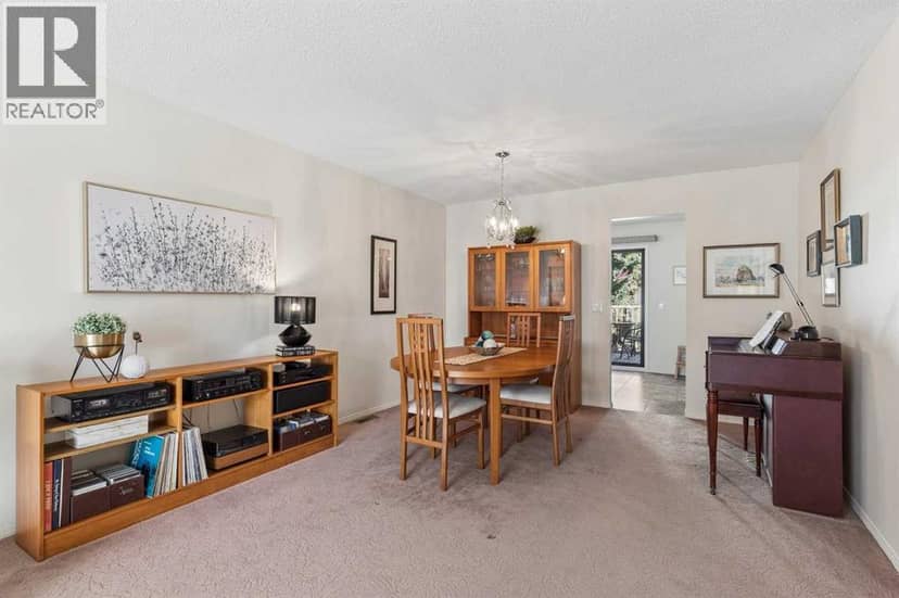 107 Coach Side Terrace SW, Calgary, photo 5