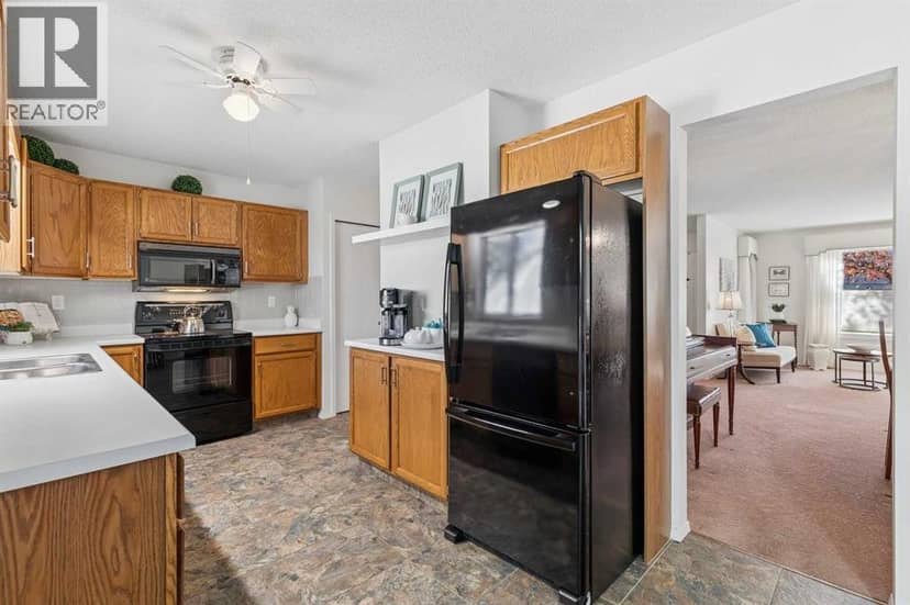 107 Coach Side Terrace SW, Calgary, photo 8