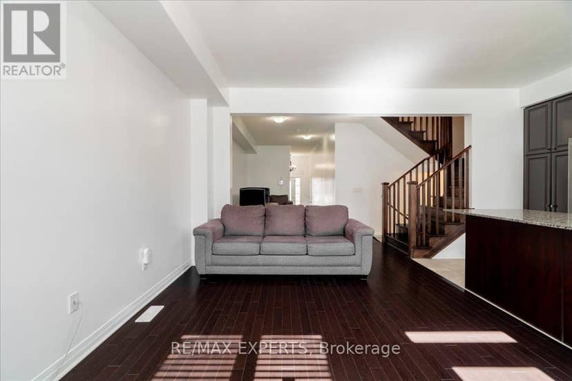 35 Landolfi Way, Bradford West Gwillimbury, photo 7