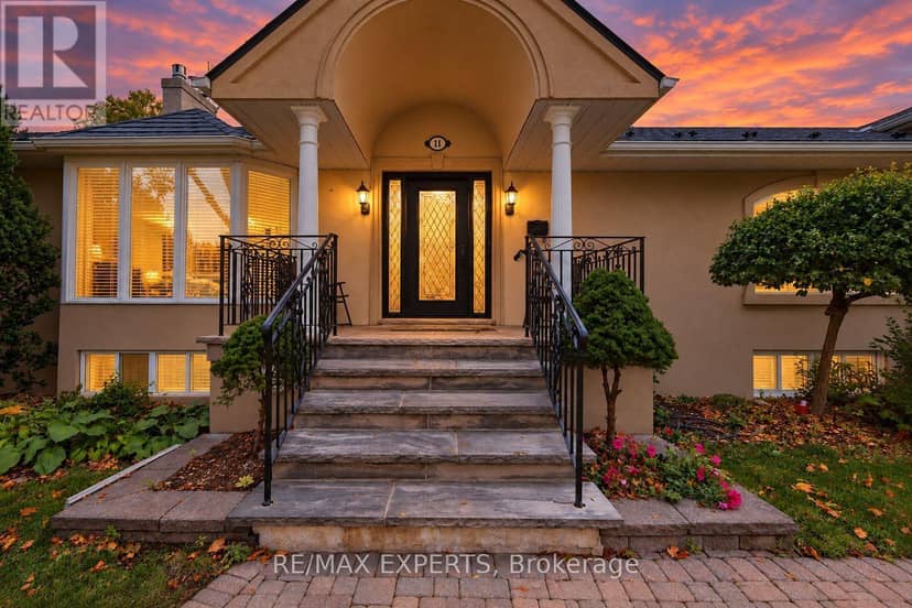 11 Knollside Drive, Richmond Hill, photo 2