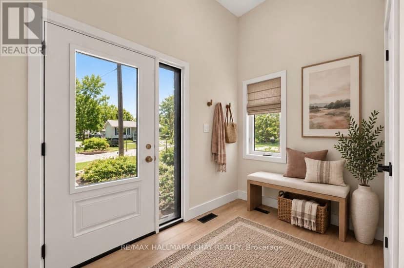 24 Rose Avenue — photo 3 of 17