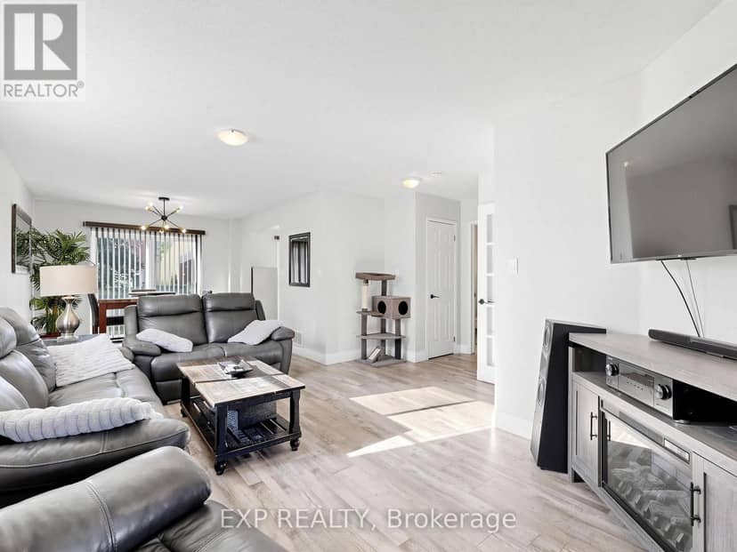 6 Booth Lane, Barrie, photo 4