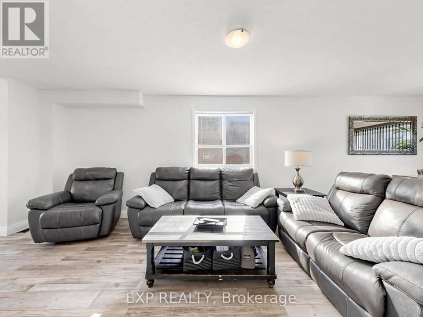 6 Booth Lane, Barrie, photo 5
