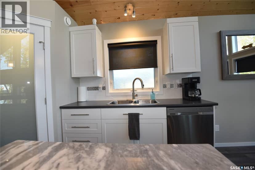 1124 Birch AVENUE — photo 13 of 40
