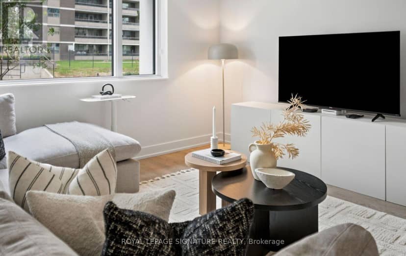 TH07 - 9 Mabelle Avenue, Toronto, photo 7