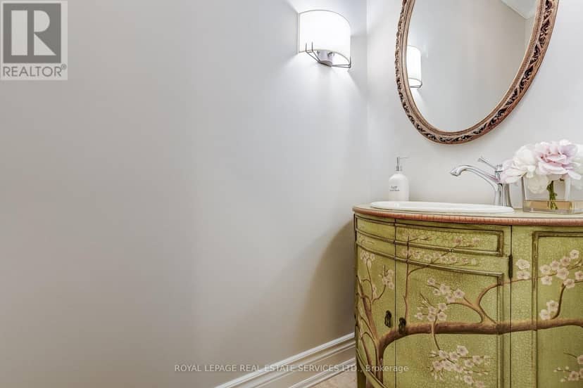 3119 Dover Crescent — photo 19 of 40