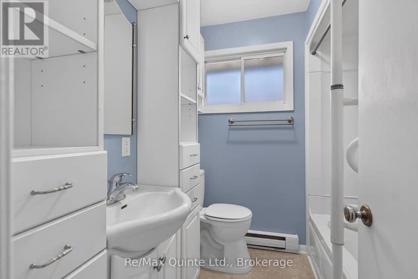 8 Plaza Square — photo 17 of 38