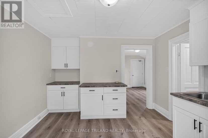 2.5 Antrim Street — photo 39 of 40