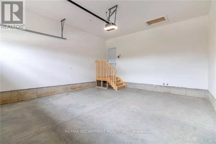 96 Craddock Boulevard — photo 21 of 22