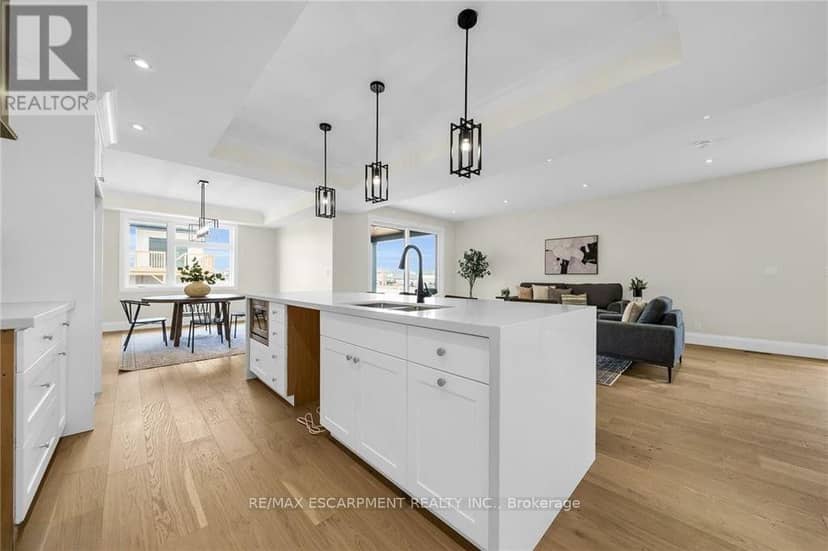 92 Craddock Boulevard — photo 18 of 40