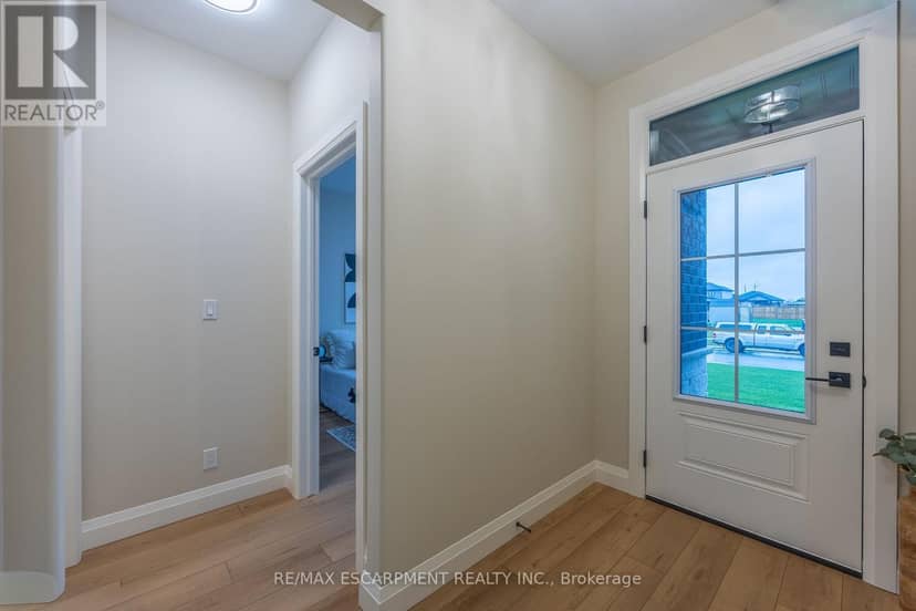 88 Craddock Boulevard — photo 2 of 28