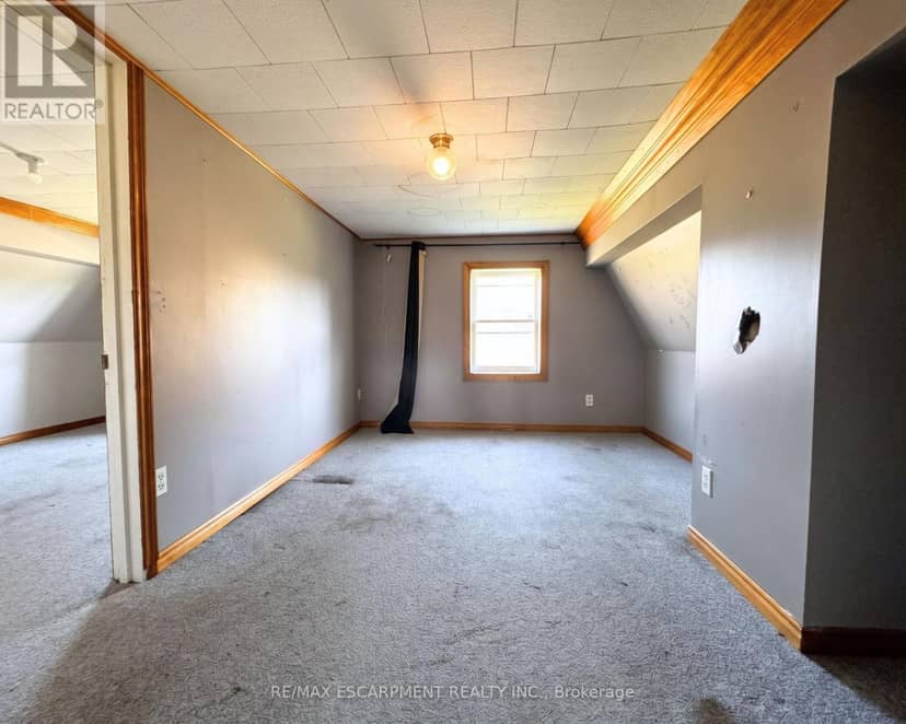 233 Talbot Street — photo 11 of 27