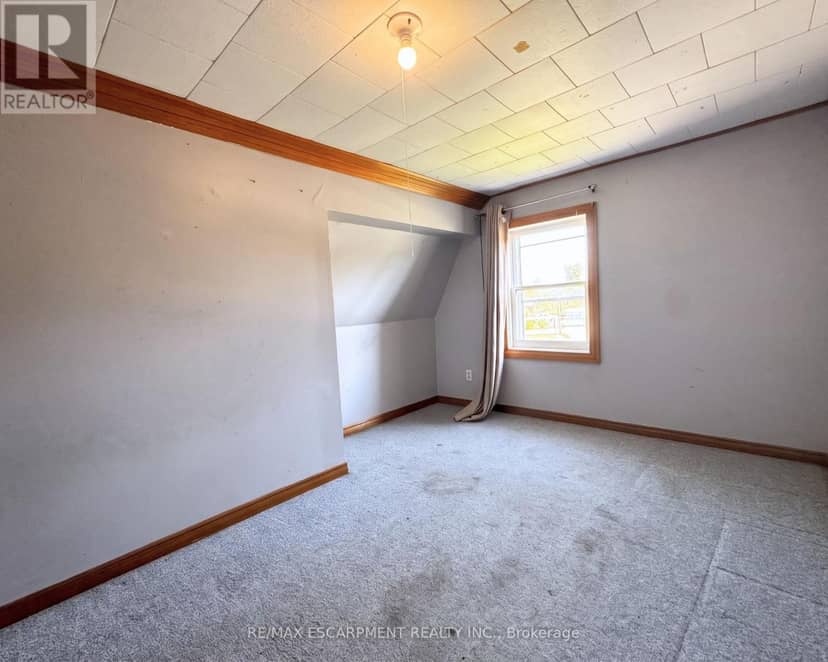 233 Talbot Street — photo 12 of 27