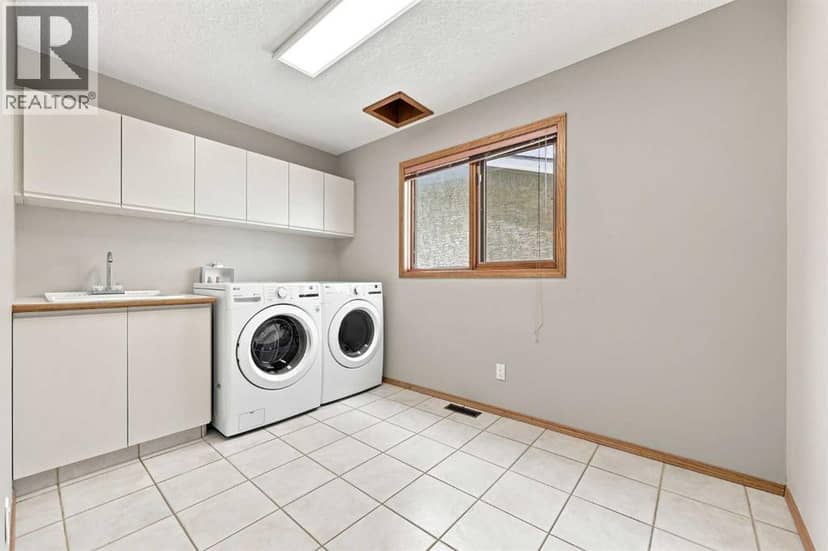 361 Santana Bay NW — photo 25 of 40
