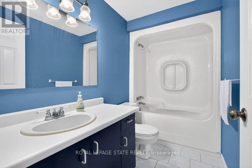 20 - 2 Royalwood Court — photo 34 of 40