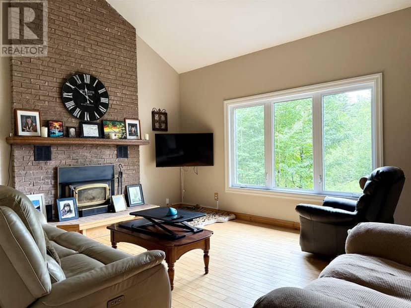 1130 Allen's Side RD, Sault Ste. Marie, photo 3