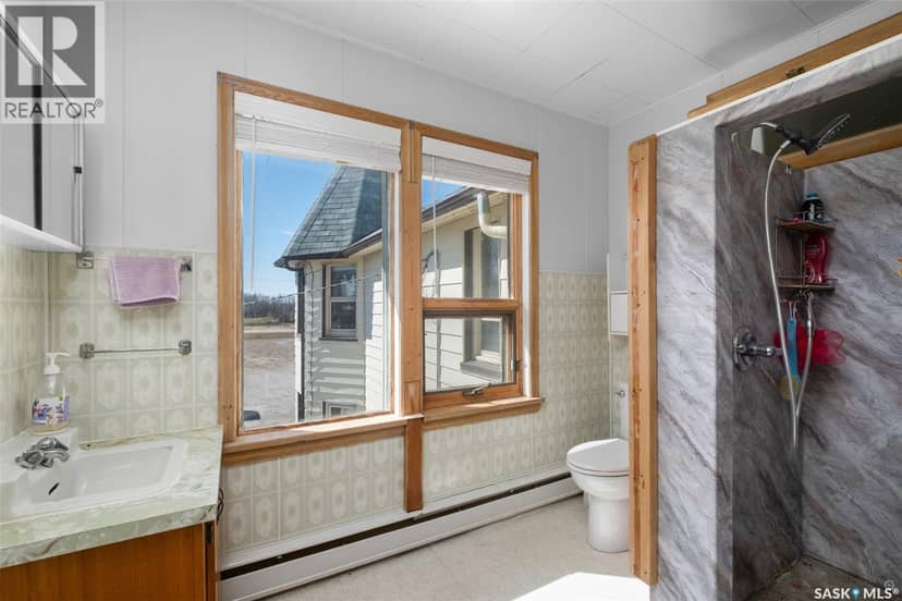 609 Main STREET — photo 30 of 40