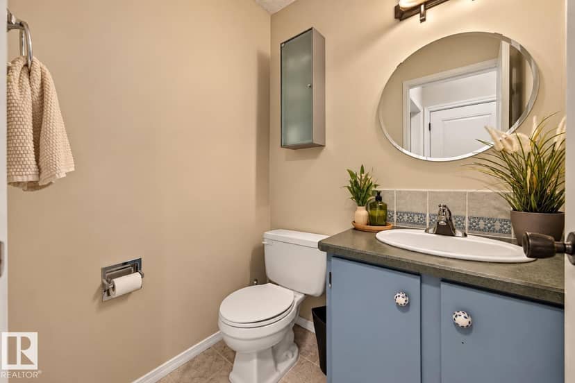 4709 26 AV NW — photo 19 of 40