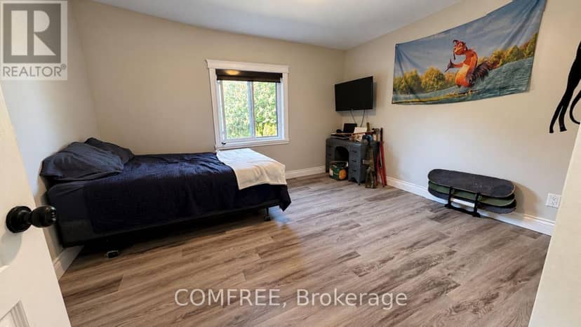 8 Marshwoods Boulevard — photo 24 of 40