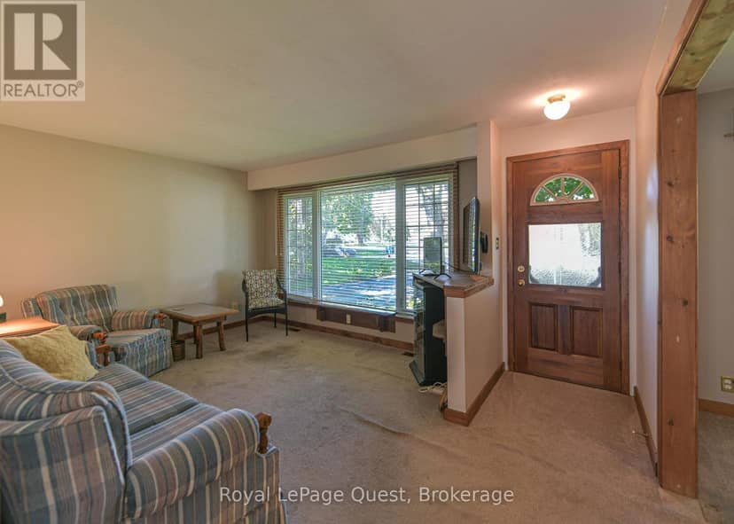 17 Hughes Road E — photo 10 of 23